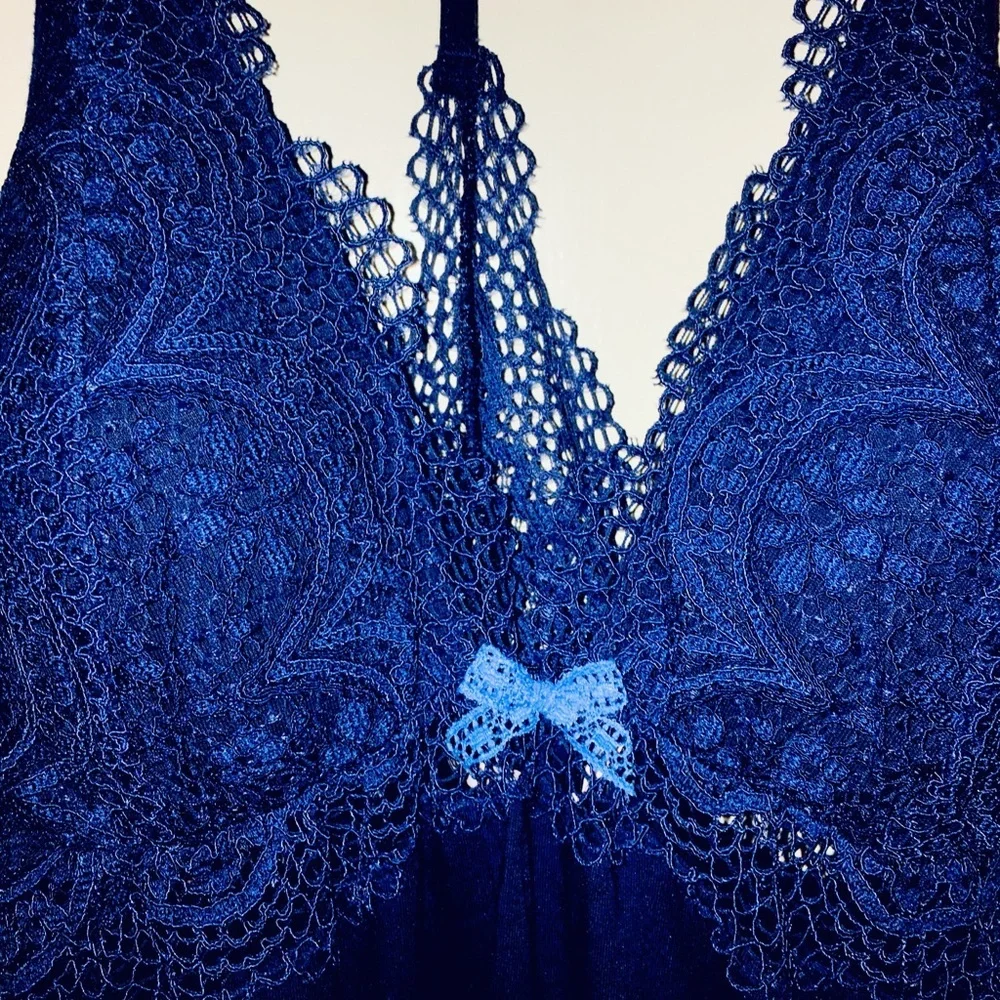 NWT Victoria’s Secret: Rare 🔥 Size Large Dark Blue Lacey Slip